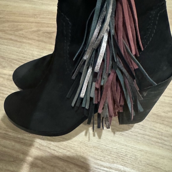 Sam Edelman Suede Fringe booties. - Picture 5 of 9